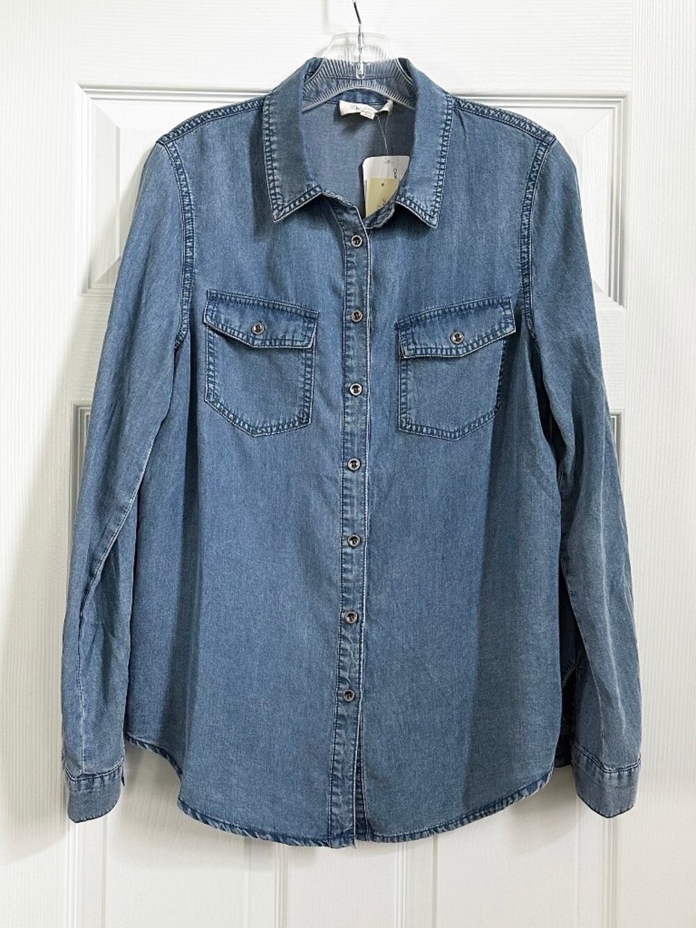 NWT Lightweight Denim Chambray Long Sleeve Shirt, roll tab sleeves - SMALL